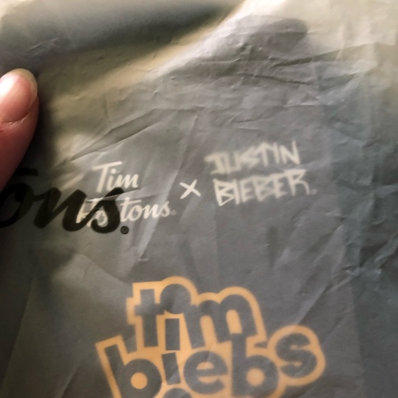 Limited edition unopened Justin Bieber x Tim Hortons team member beanie - Picture 2 of 4